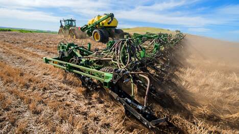 The new 23 metre 1870 John Deere air seeder integrates the latest features for productive and precise seed placement.