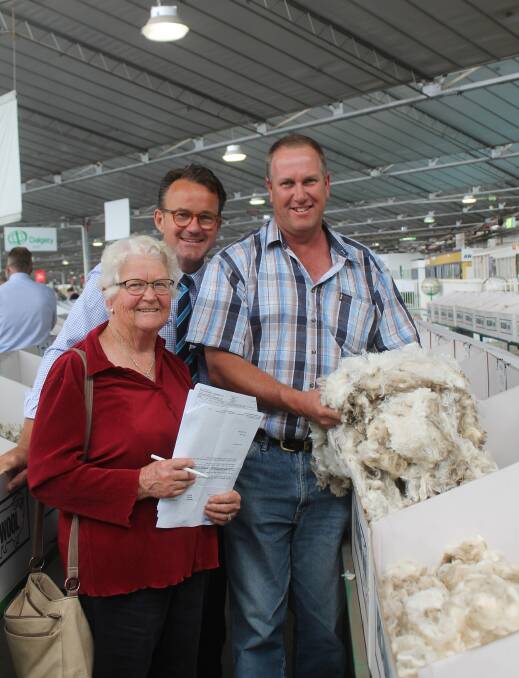 Jessie Woods and son Dale with agent Malcolm Condie, Arcadian Wool, sold 28 bales that averaged 18 micron. They’ve used Wurrook bloodlines for 16 years on the farm that Dale now manages with wife Katrina.