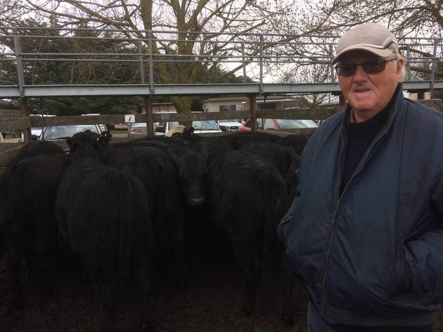John McCarthy, representing A.M. McCarthy, Woodlands, Pastoria East. Their Angus steers, 333kg, made $1160.00 or 348c/kg.
