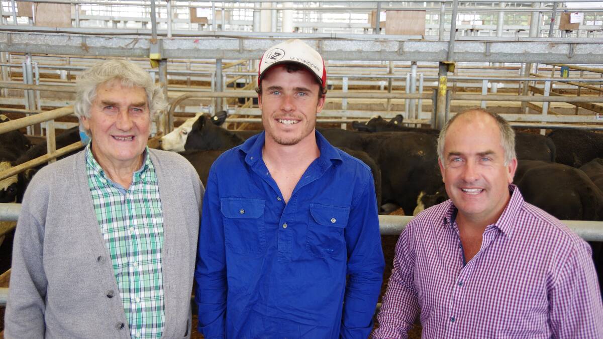 Pat Moore, Jarryd Leblanc and Damian Moore. The Moore family's Yancowinna, Lawson and Innesdale blood Angus, black baldy and Hereford steers av $1398. 