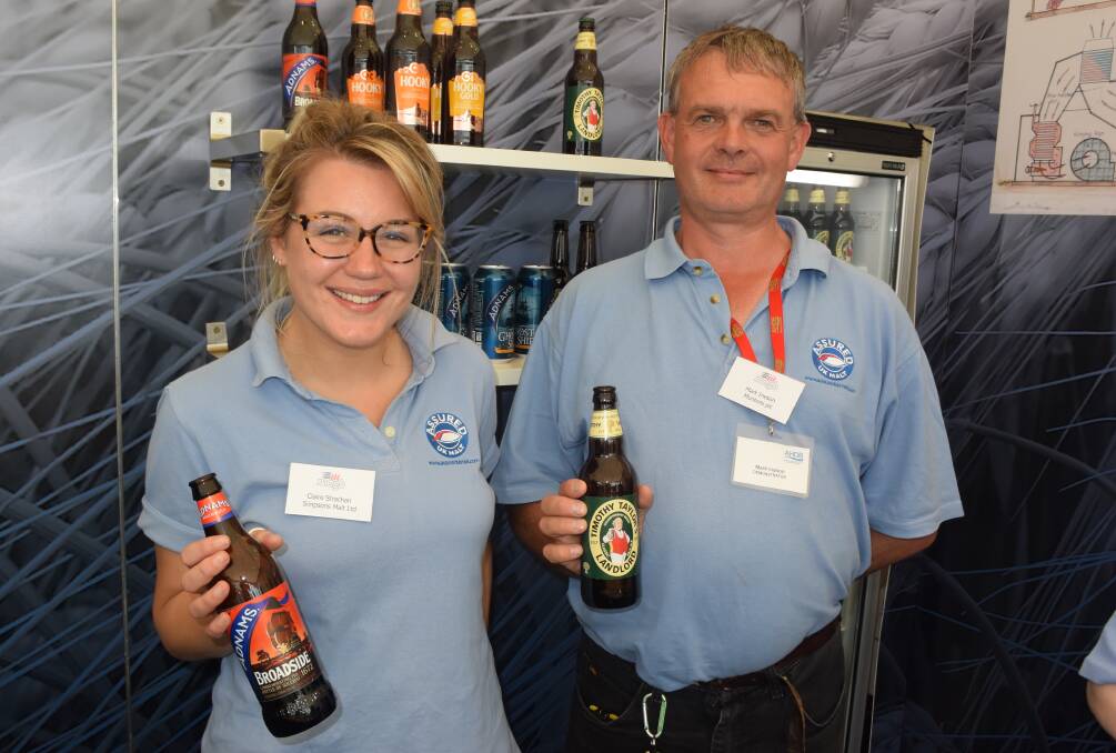 Claire Strachan, Simpson’s Malt and Mark Ineson, Munton’s, both leading UK maltsters, lead a beer sampling session on behalf of the Maltsters’ Association of Great Britain (MABG) at the Cereals field day in Cambridgeshire earlier this month.