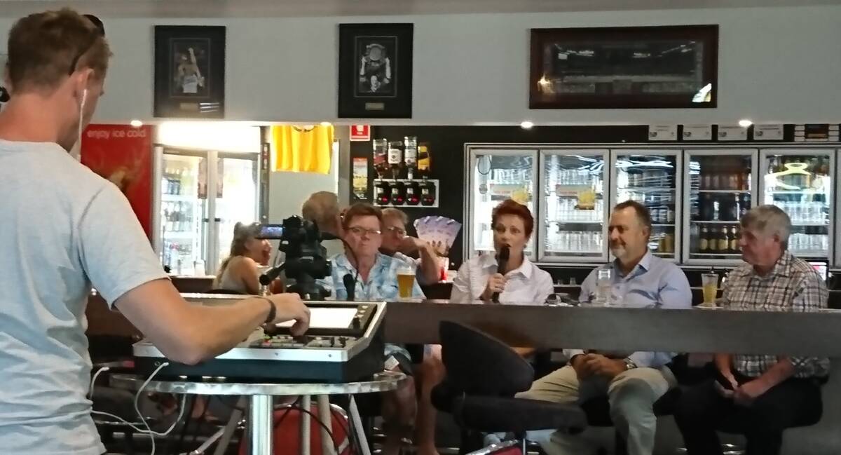 Pauline Hanson's Politics in the Pub afternoon in Longreach had a livestream audience as well as hotel patrons.