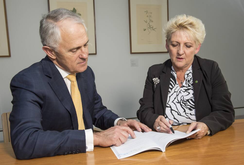 PM Malcolm Turnbull and Queensland Nationals MP Michelle Landry.