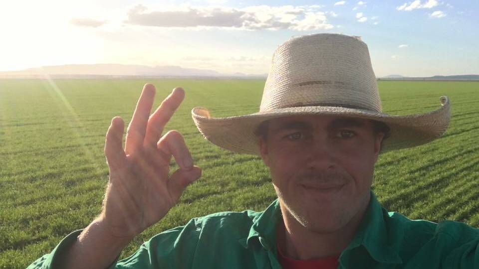Tom Simson, "The Plantation", Premer, gets behind the #ItsOkayToTalk campaign with a selfie in the paddock. 