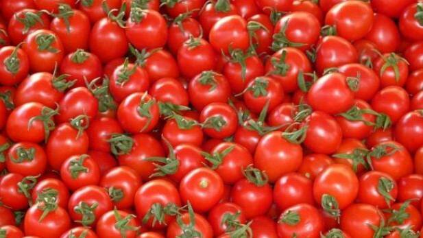 Woolworths has dumped SPC Ardmona as its tinned tomato supplier. 