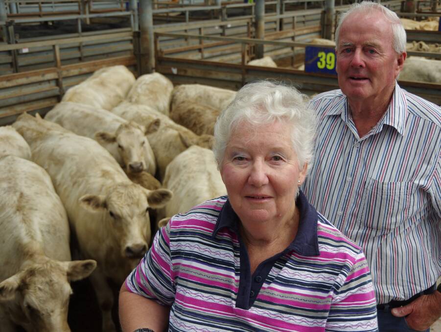 Peter and Lorraine Burgi, Gruyere, sold 9-10mo Charolais steers and heifers, Violet Hills bloodline, to $1455 (395kg) and $1330 (367kg) respectively.