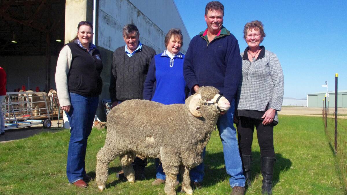  Belinda, Alan and Noeleen Smith, Innisfail, Omeo, bought the top-priced horned ram at last year's Gippsland merino ram sale: a Pendarra ram, lot 4, a big 15mo ram with 18.4M fleece, along with a number of his flock-mates. They are pictured with Pendarra principals Kelvin and Jackie Pendergast, Benambra.
