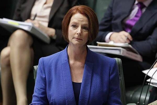 NSW Premier Barry O'Farrell has accused Prime Minister Julia Gillard of ''caving in to pressure from green groups''