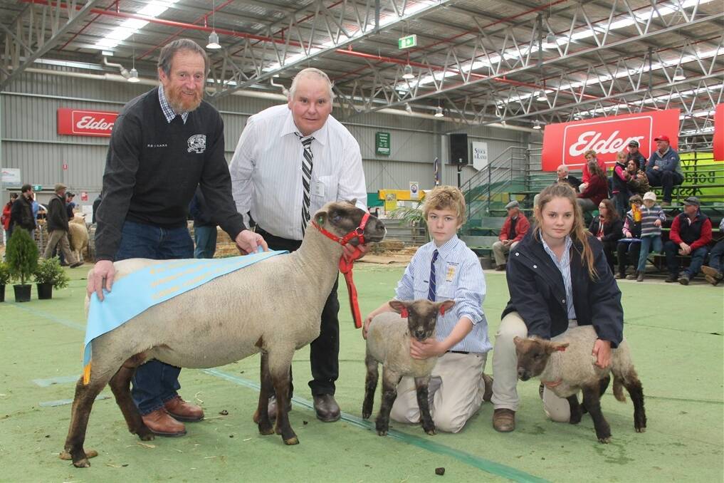 Judge Geoff Gale with Barry Shalders of Willow Drive South Suffolk and Yanco Ag Hugh School Samuel Thomas and Emma Kuerschner.