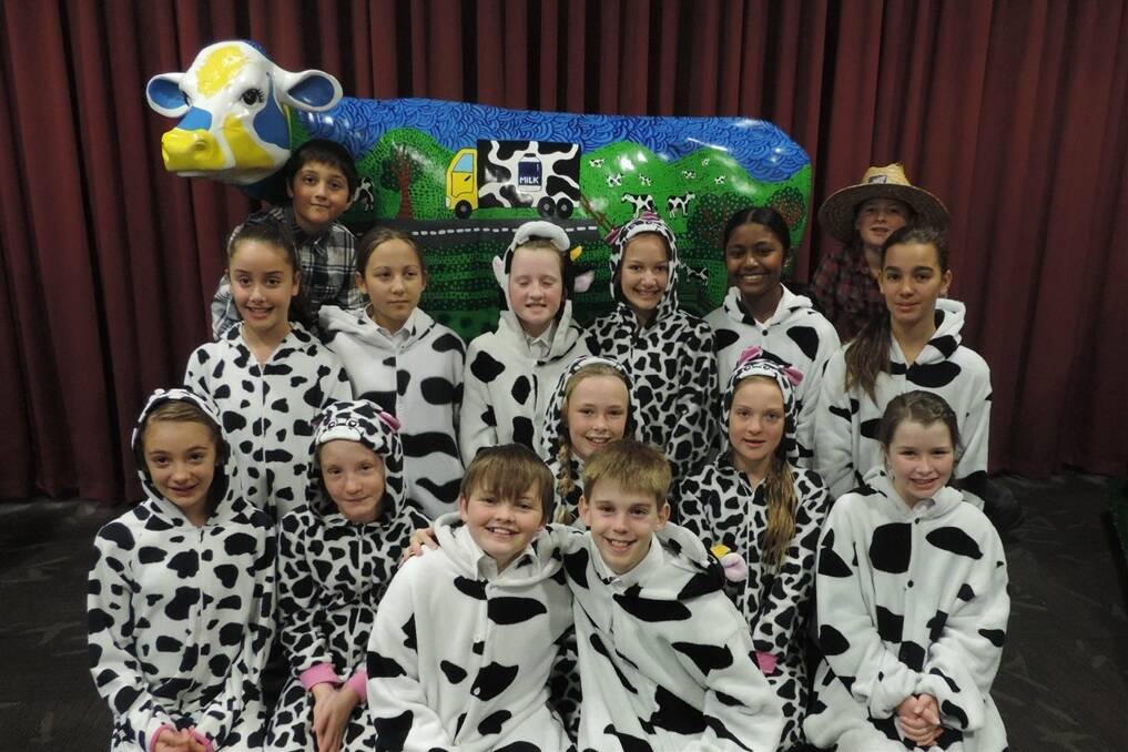 Students from Dawesville Catholic Primary School with their Picasso Cow at the West Australian Presentation Day in Mandurah last week.