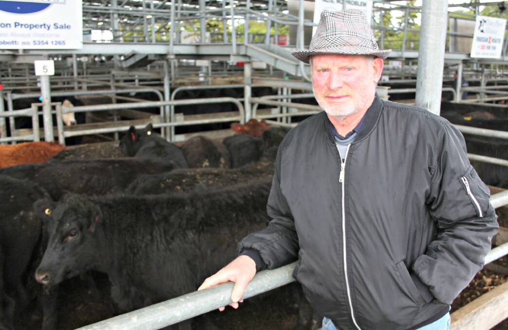 Neville Harrison of Taralea Pastoral Company, Wingeel, sold Angus steers and heifers to $790 and $595, respectively. 