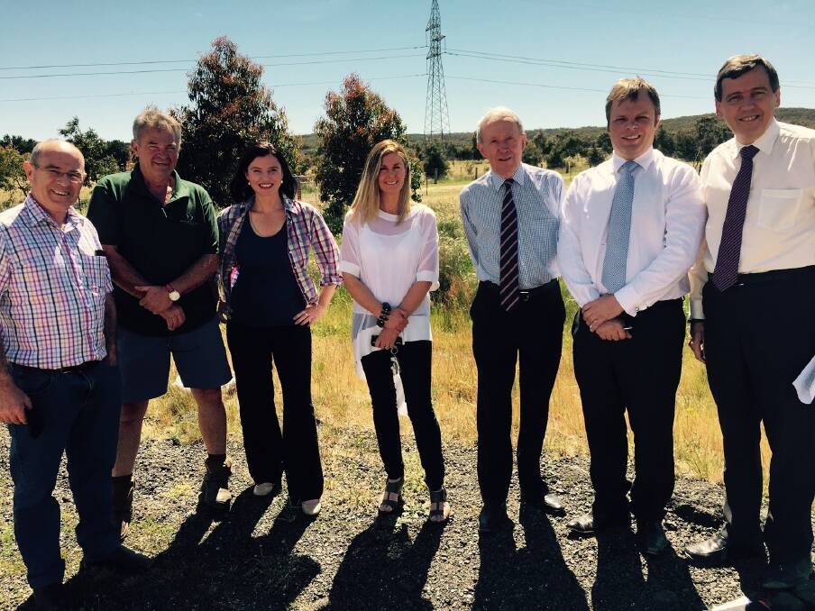 Farmers Andrew Young and Alan Reid, Sonia Smith, Kylie Walton, Andrew Lumb, David O'Brien, Attorney-General Robert Clark at the announcement today.