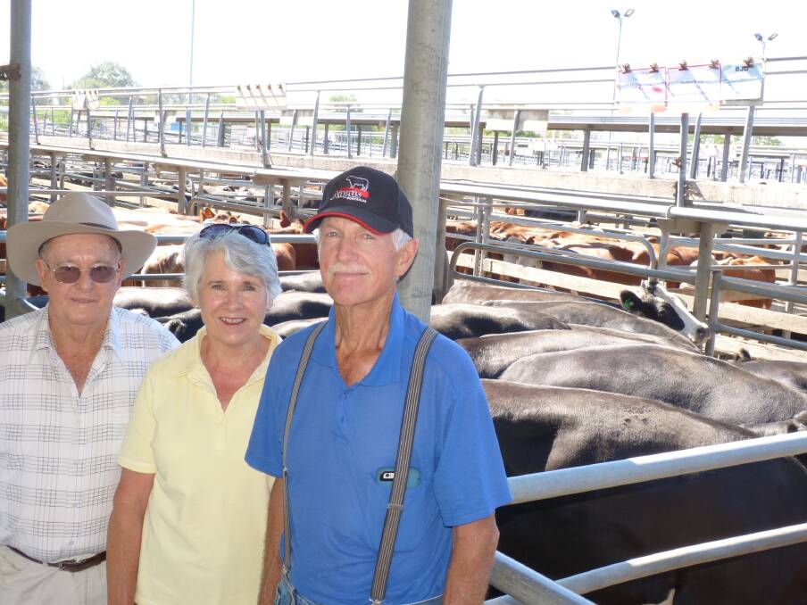 David (right) and Gail Parkinson, Myuna, Table Top, were at Wodonga, with farm helper Terry Hicks, to see the last of their Hereford-Angus breeding females sell. David said they have moved to an all Angus herd using Rennylea-bloodlines, and had sold the Hereford bulls a few years ago. They sold 38 females 2.5-5.5 years, PTICto Rennylea bulls from $1140-$1410. 
