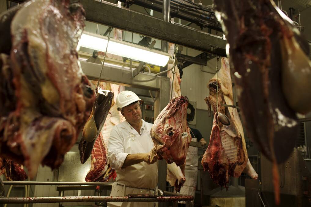 An abattoir for Bairnsdale took a step closer to reality after a community meeting on Monday.