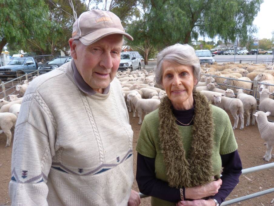 Ted Rumler, and wife Val of Pootilla near Ballarat forked out a sale high of $276 a head for BLM-cross ewes with 165pc of White Suffolk lambs at-foot at Wycheproof. Having recently sold his Valeid Poll Dorset stud, Mr Rumler said he had a lot of empty paddocks and not many sheep, and buying first-cross ewe lambs as he has done in the past has now become almost impossible.