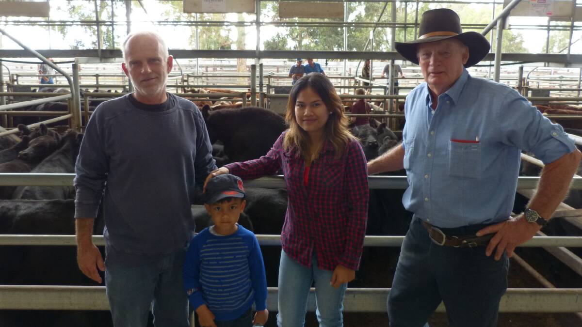 David Scott, son Francis, and wife Tina, joined farm manager, Trevor Archer where they sold 120 Angus and Angus-Hereford steers from $960-$1130.