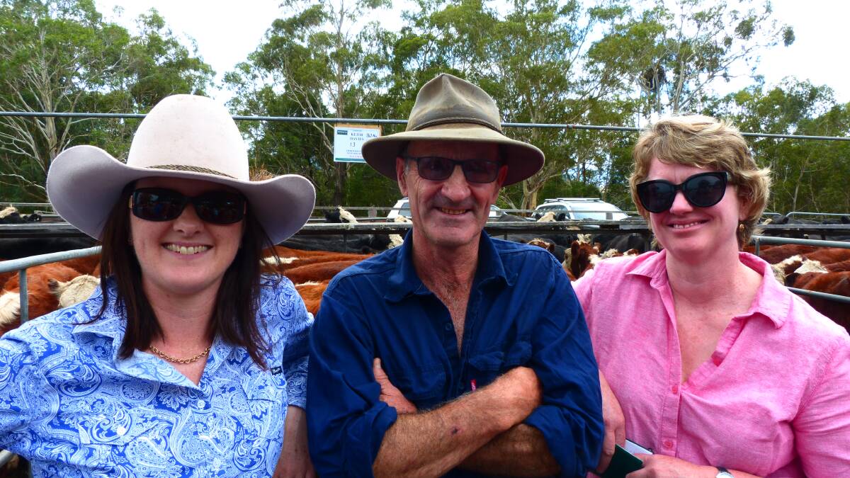 Keith and Ann-Marie Davies topped Gelantipy with their Mawarra blood Hereford steers, at $1410. Their daughter, Deanne Sykes, Mawarra Hereford Stud lends support.