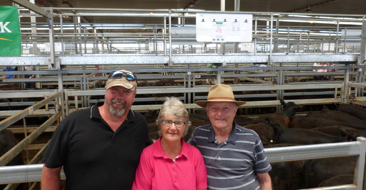 Dawn and Graeme Macaulay, Huon, and son-in-law, Simon Ward, were at Barnawartha,   Thursday, selling the first of their 2017 drop calves, from $1150-$1290.