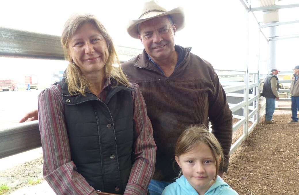 Peter Ford, Kimberley & Jaryn Reid, were at Wodonga, Thursday, to see their steers sell in a steady market. Their yearling steers sold to $1480.