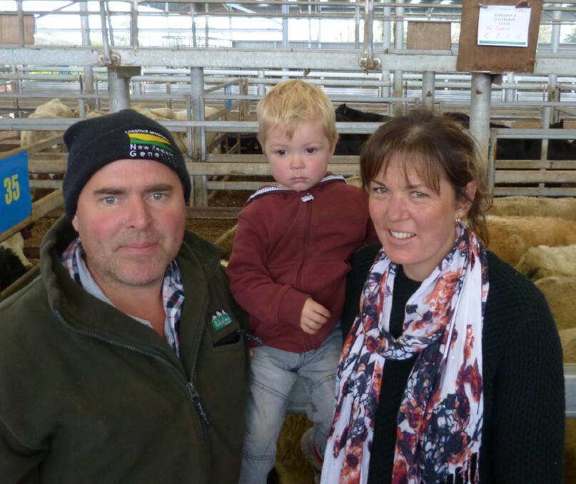 Leongatha store sale, was a very good sale for Graham, Ethan and Leslie Robinson, Tanjil. They sold the last of their calves for more money than their first, weeks ago.