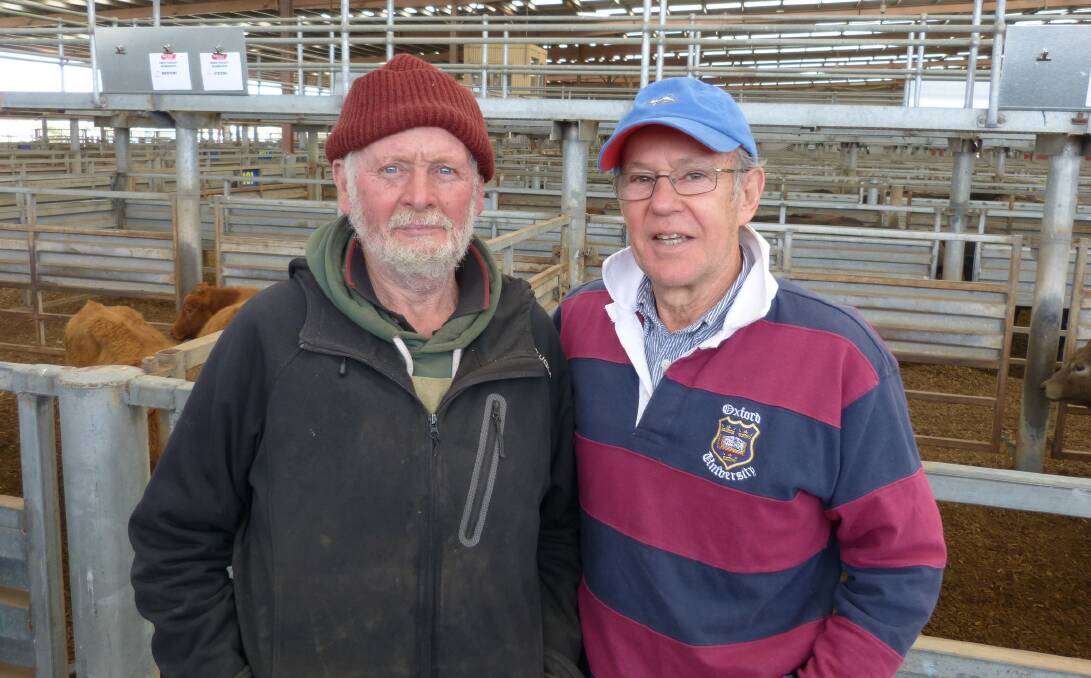 Catching up at Pakenham, Thursday, were Bill Waddell, Strzelecki, and Rob Miller, from Buln Buln East. Both gentlemen were just looking, and following a market that was $50-$150 cheaper.