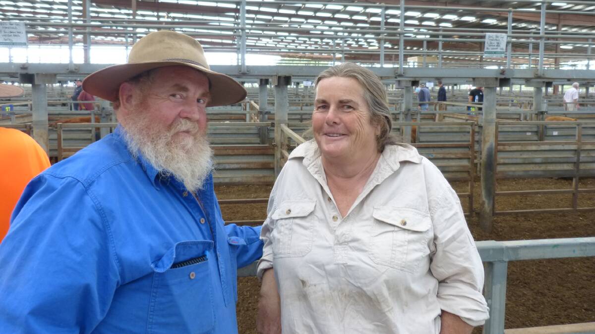 Brother and sister, John and Barbara Hearn sent Simmental cross steers and heifers from Mansfield to Pakenham, Thursday. Their steers sold to $1380, and heifers to $1210.
