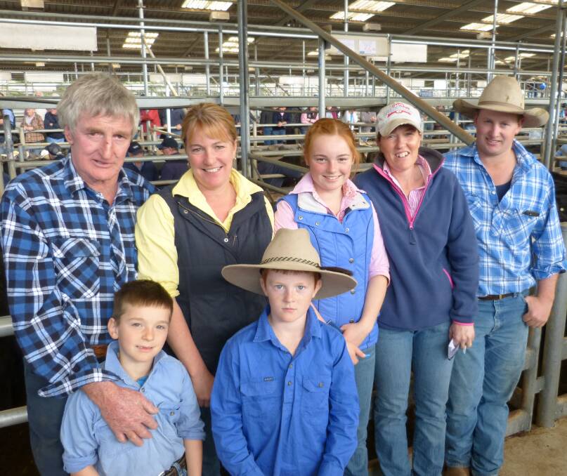 David Hurley (L), Matthew, Rose & Tom Faithful, Diana & Cameron Steed, all form part of Hurley family Partnership, who sold 290 Angus weaners at Bairnsdale.