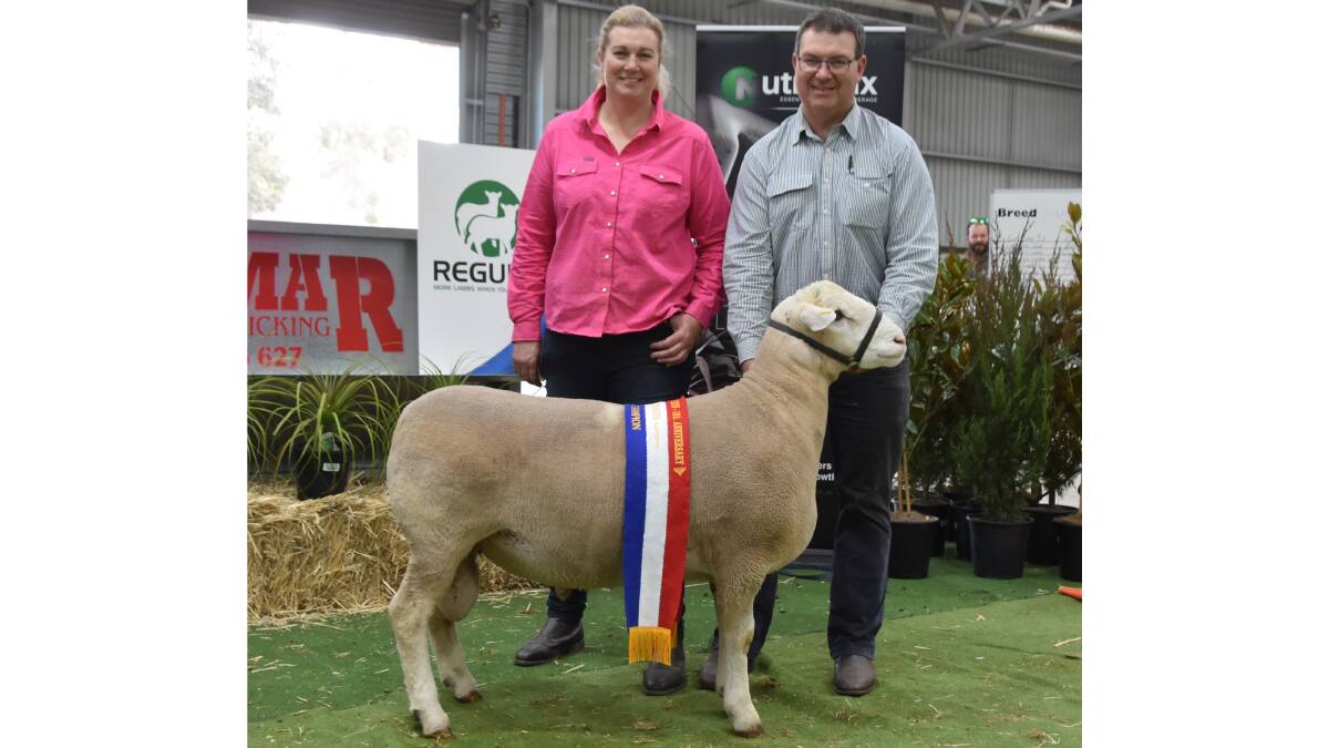 Buyer Kylie Wake, Wakeleigh, Cavendish and vendor Wil Milroy, Rangeview with the top price at the Bendigo Elite White Suffolk & Suffolk Sale and Border Leicester National Sale, Lot 1A, 21W004.