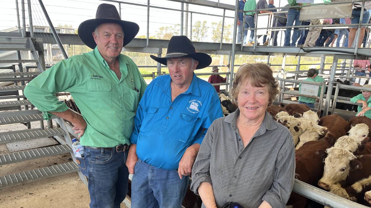Graeme Fullgrabe, Nutrien EGL, with Jack and Meryl Reed, Delegate River, who sold 58 Herefords at Bairnsdale. Picture by Bryce Eishold