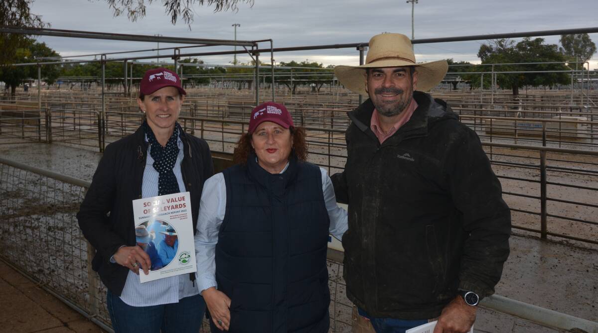 REPORT: Australian Livestock Markets Association executive officer Kate McGilvray, BlueWren Connections principal consultant Heather Ellis and Dubbo Agents Association agent Martin Simmons. Photo by Tom Barber.