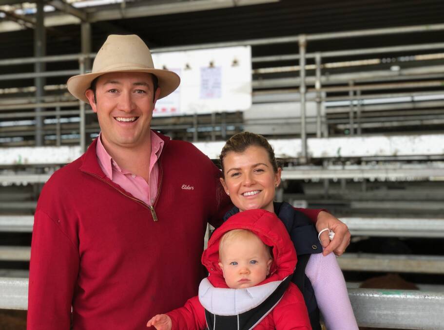 Oliver Mason, with Lucinda and Adelaide Mason, Gundbooka Pastoral co, Everton, Victoria sold cows and calves to $2940. Photo: Jamie Howie 