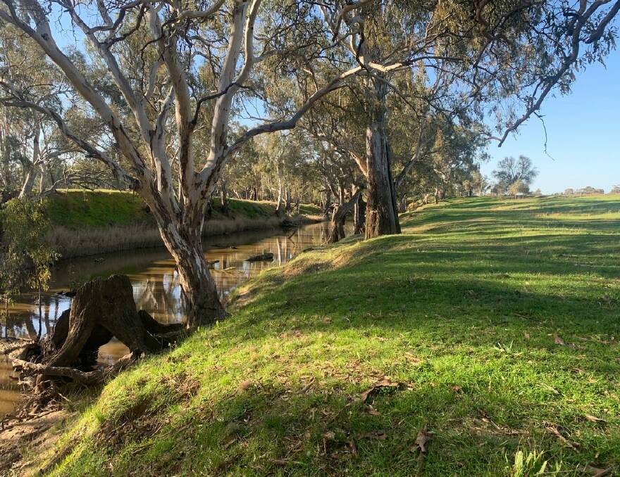An irrigation block with two kilometres of Campaspe River frontage failed to attract a bidder at an online auction this week.