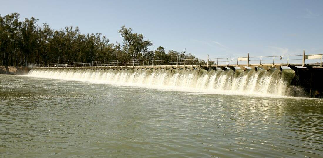 Weir to be removed as Murray flood warnings sound