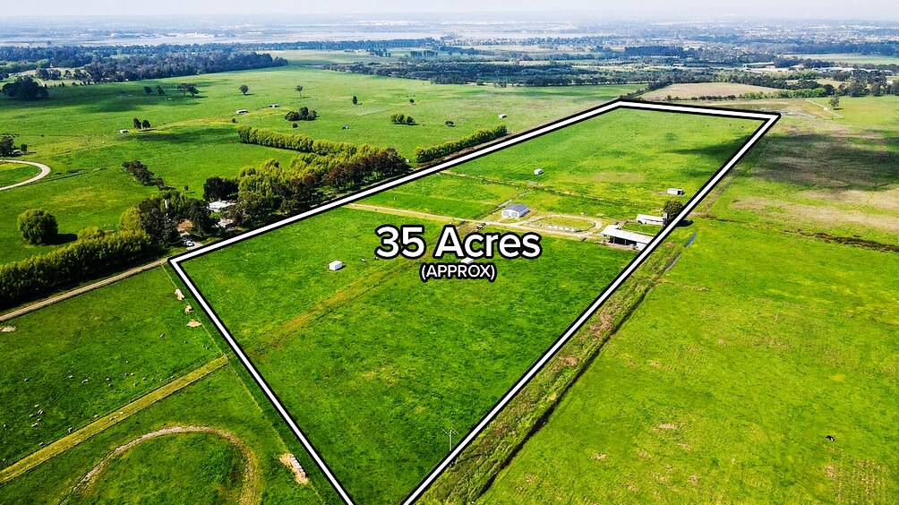 This small farm on the edge of Melbourne sold for $85,714 an acre. Pictures from Obrien Real Estate