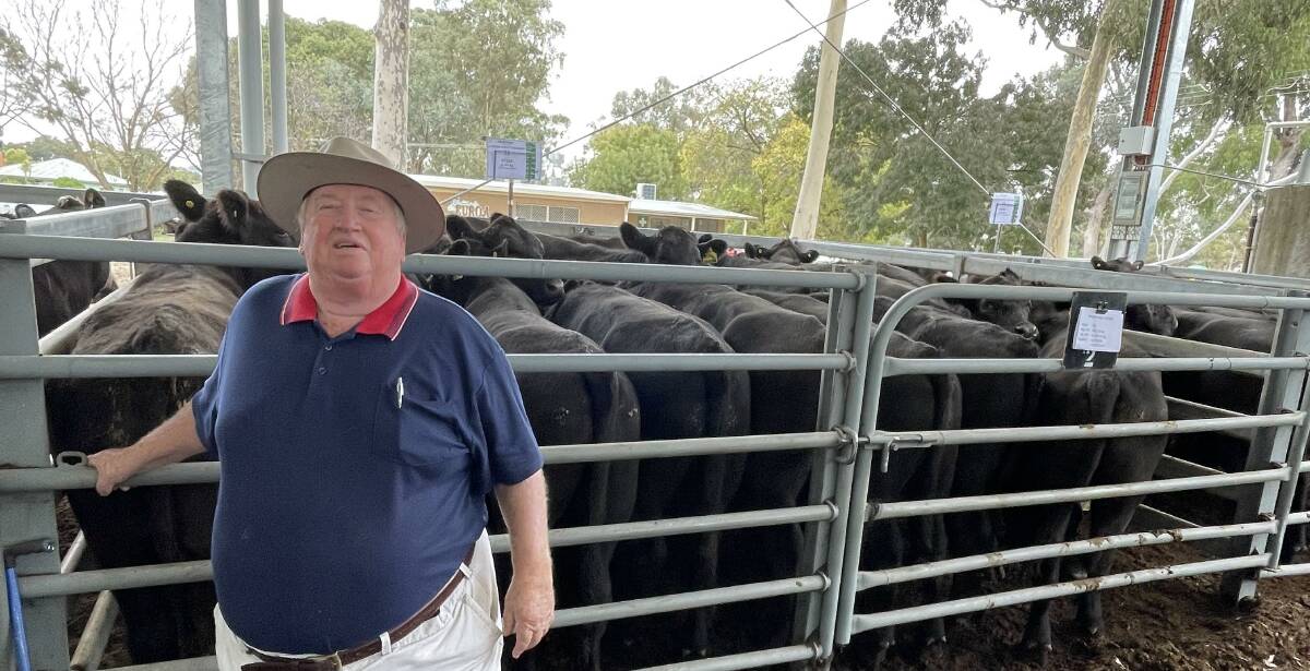 Gary Atkins, sold 36 Angus steers to a high of $2820, or 609c/kg.