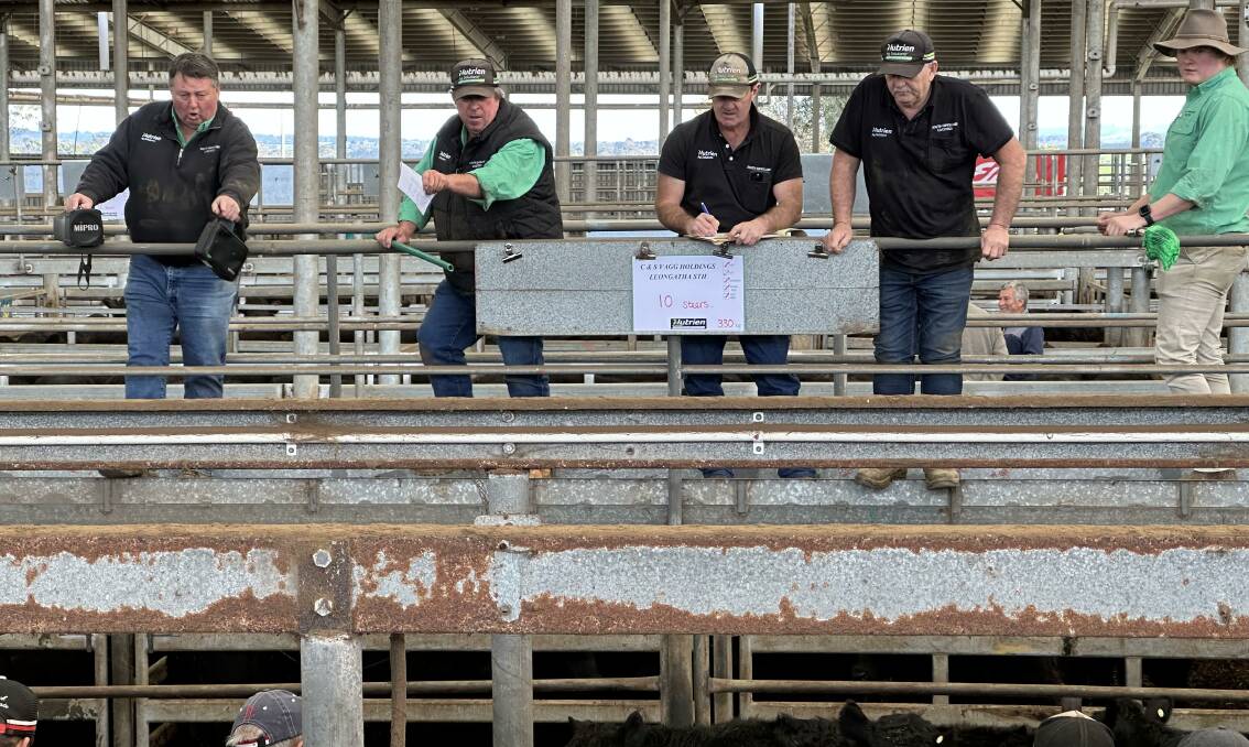 Nutrien South Gippsland Livestock auctioneer Brian McCormack leads the team at Leongatha. Picture supplied