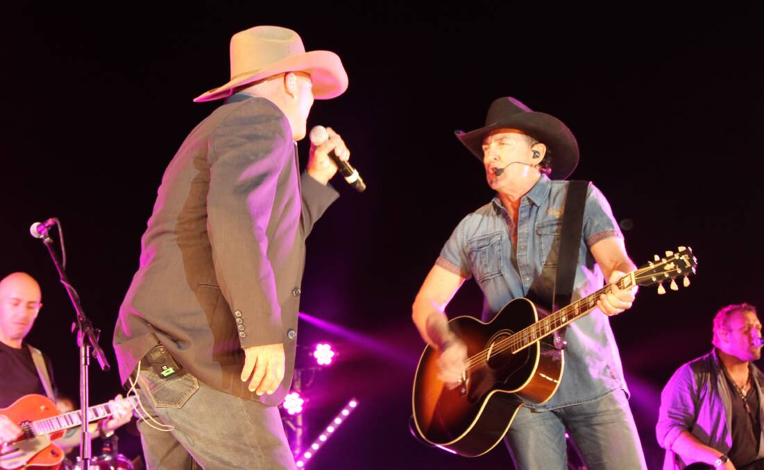 James Blundell and Lee Kernaghan singing about good times in 1992.