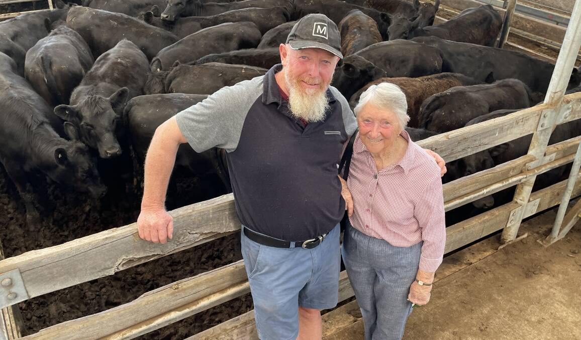 Graham Gull and his mother Joan Gull, Greengully, Tahara, sold 40 Angus and Black Baldy heifers.