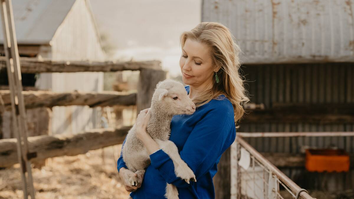 Long-time friend of Blue Illusion and media personality Catriona Rowntree visited Andrew, Jodie and Tom Green from Aloeburn Merinos to take Blue Illusion's customers on an educational adventure.