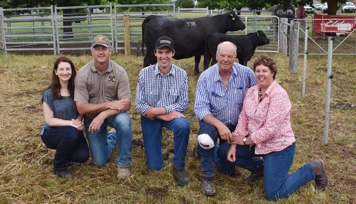 Photo's from the Anvil Angus dispersal sale