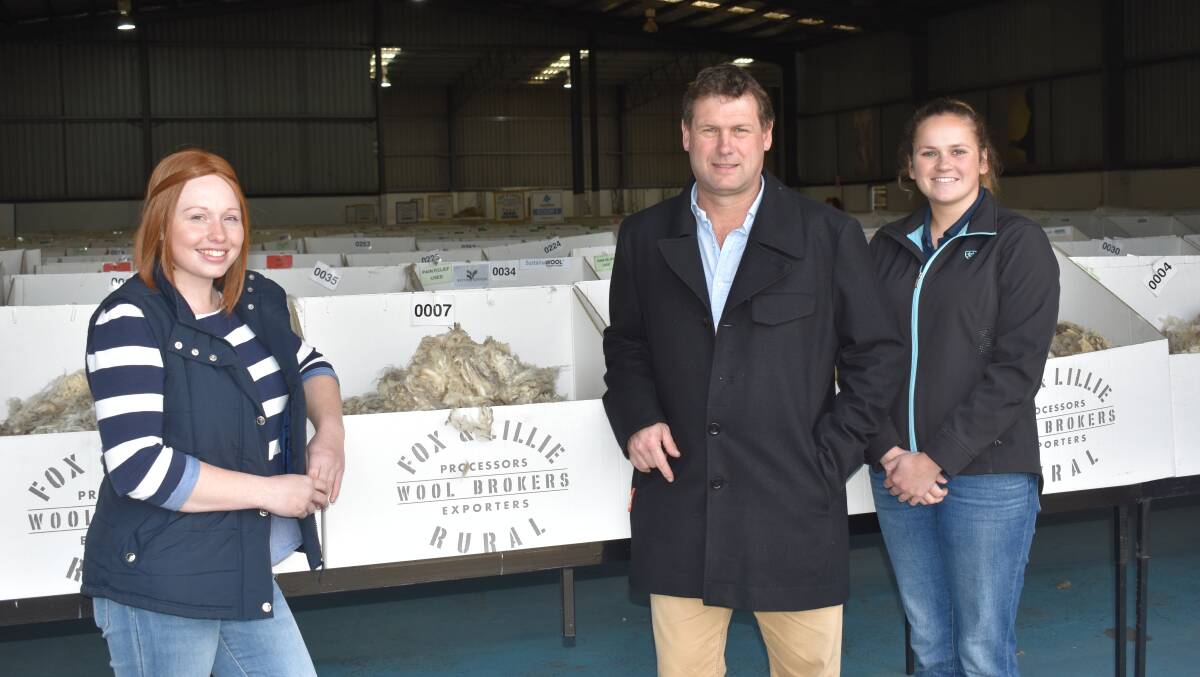 SUCCESS: Fox & Lillie merino trading manager Peter Maher with 2019 scholarship winners Amy Jackson and Amy Pilgrim.