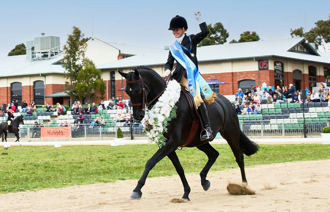 Twenty-year-old Whittlesea woman Ebonie Lee has won a prestigious horse competition at the Melbourne Royal Show.