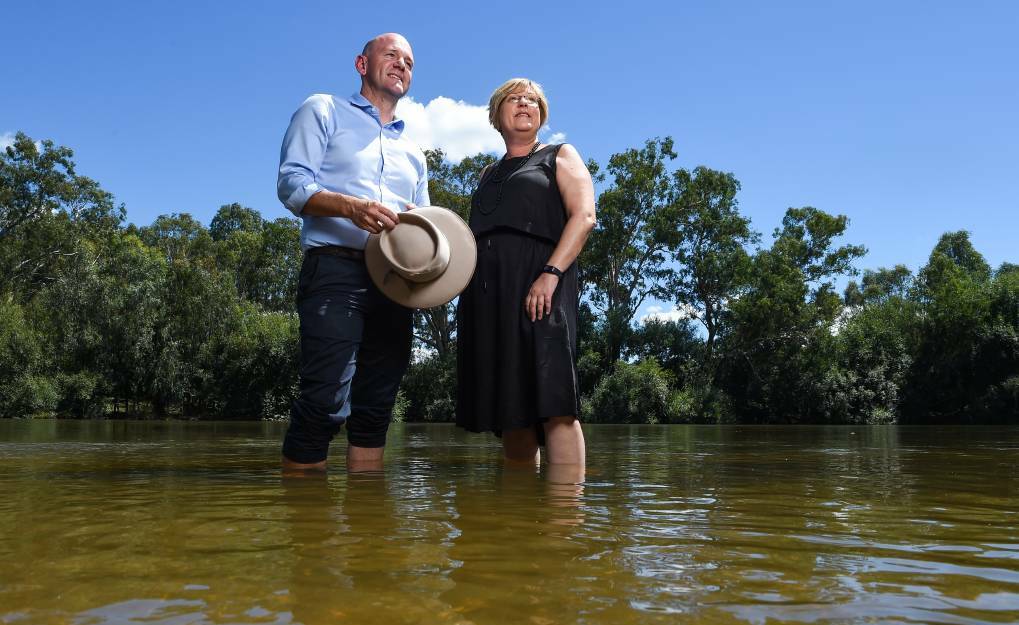  NSW and Victorian water ministers Niall Blair and Lisa Neville. Photo by Mark Jesser.