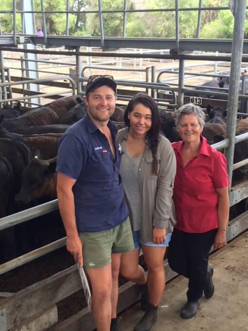Major vendors: La Robe Angus sold its annual draft of cattle, pictured are Lachy, Zoe and Jacqui Dullard. Their 100 steers sold from $1210 to $1020 (406kg to 318kg) or 290c/kg to 320c/kg.