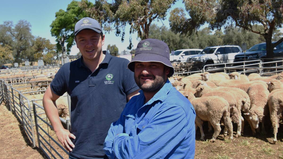 Jock Maddern, Westech Ag Kyle Livestock, Kaniva, with client Craig Rich, Kaniva, at Wycheproof last week. Picture by Alastair Dowie