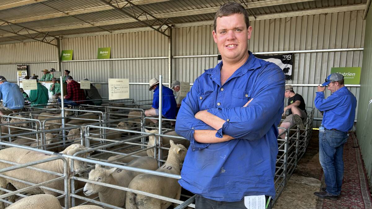 Zac Wojtowicz, Redgum Southdowns, Winchelsea, bought eight ewes at the sale.