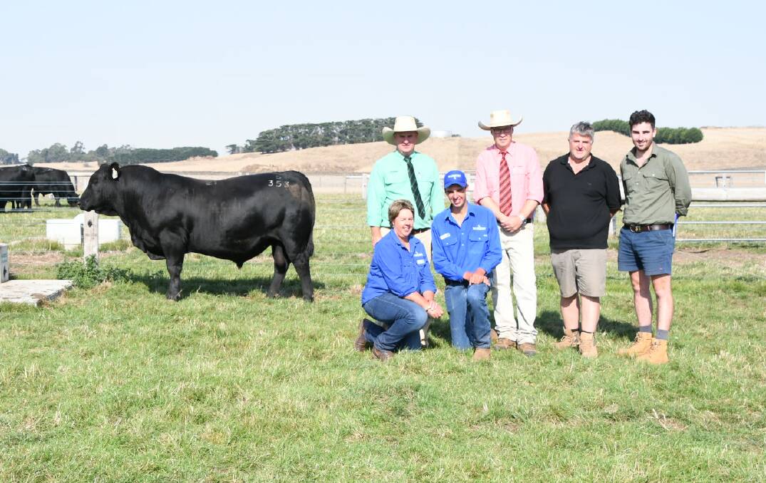 Banquet Angus' Noeleen and Hamish Branson (kneeling), with Peter Godbolt, Nutrien, Ross Milne, Elders, and purchasers of the top-priced bull Peter and James Blyth, Fernleigh Angus, Warragul.