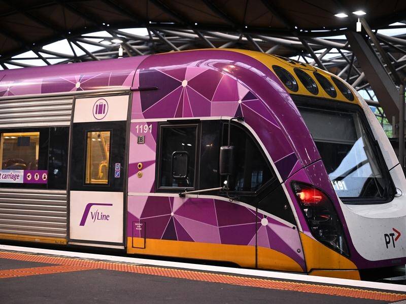Victoria's new fare cap applies to all PTV regional buses, town buses, V/Line trains and coaches. (James Ross/AAP PHOTOS)